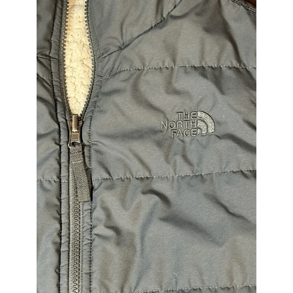 The North Face Womens Puffer Vest Dark Gray Sherpa Lined Full‎ Zip Small